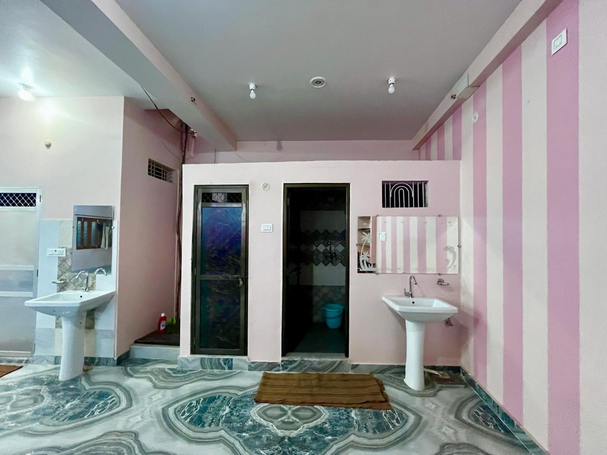 Trilok Residency - Dashashwamedh Varanasi Exteriör bild