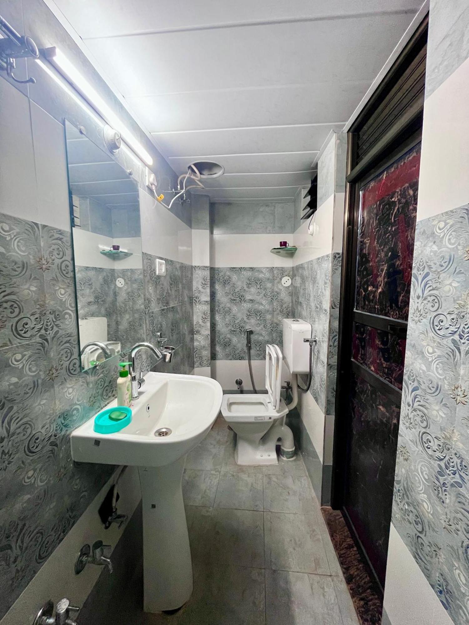 Trilok Residency - Dashashwamedh Varanasi Exteriör bild