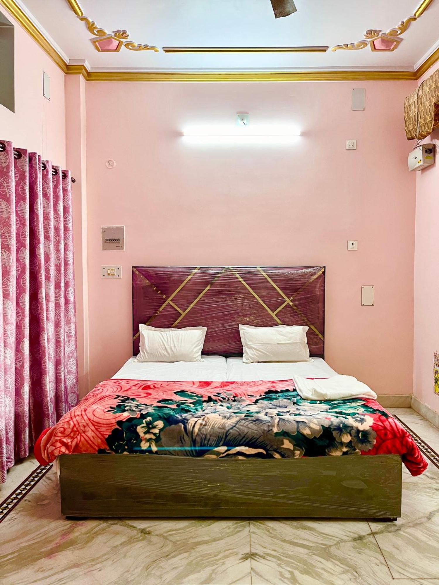 Trilok Residency - Dashashwamedh Varanasi Exteriör bild